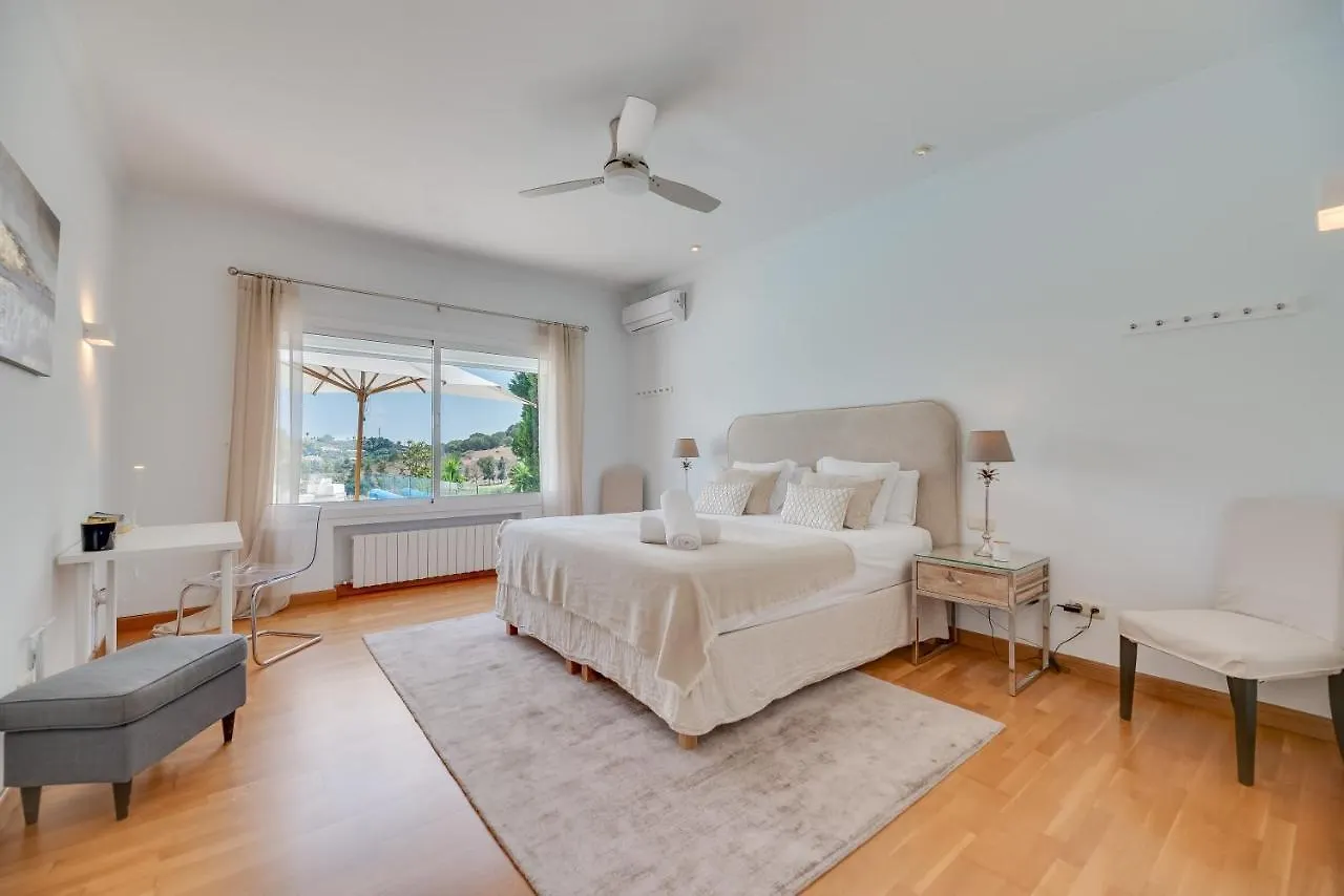Vacation Marbella I Villa Ballesteros, Near Golf Courses, Private Pool And Gigantic Garden Estepona