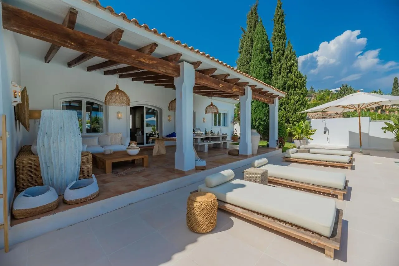 Vacation Marbella I Villa Ballesteros, Near Golf Courses, Private Pool And Gigantic Garden Estepona