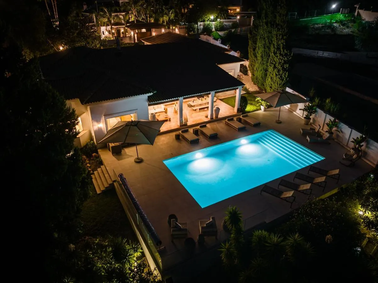 Vacation Marbella I Villa Ballesteros, Near Golf Courses, Private Pool And Gigantic Garden Estepona