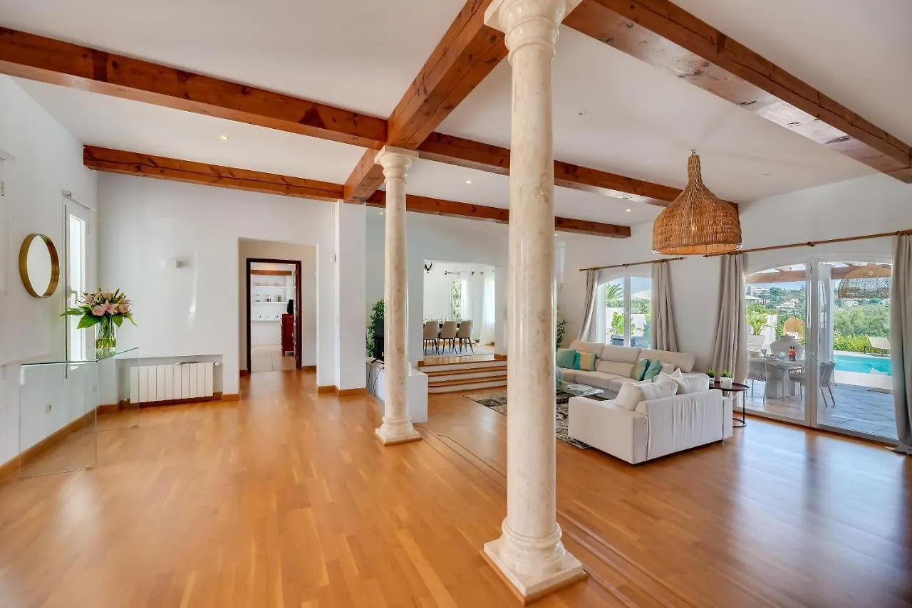 Vacation Marbella I Villa Ballesteros, Near Golf Courses, Private Pool And Gigantic Garden Estepona