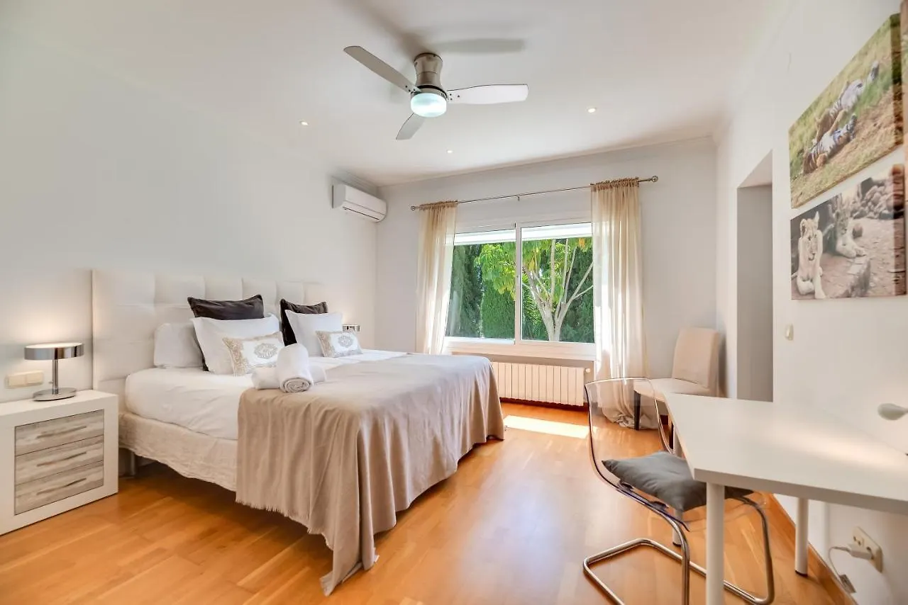 Vacation Marbella I Villa Ballesteros, Near Golf Courses, Private Pool And Gigantic Garden Estepona 0*,  Spain
