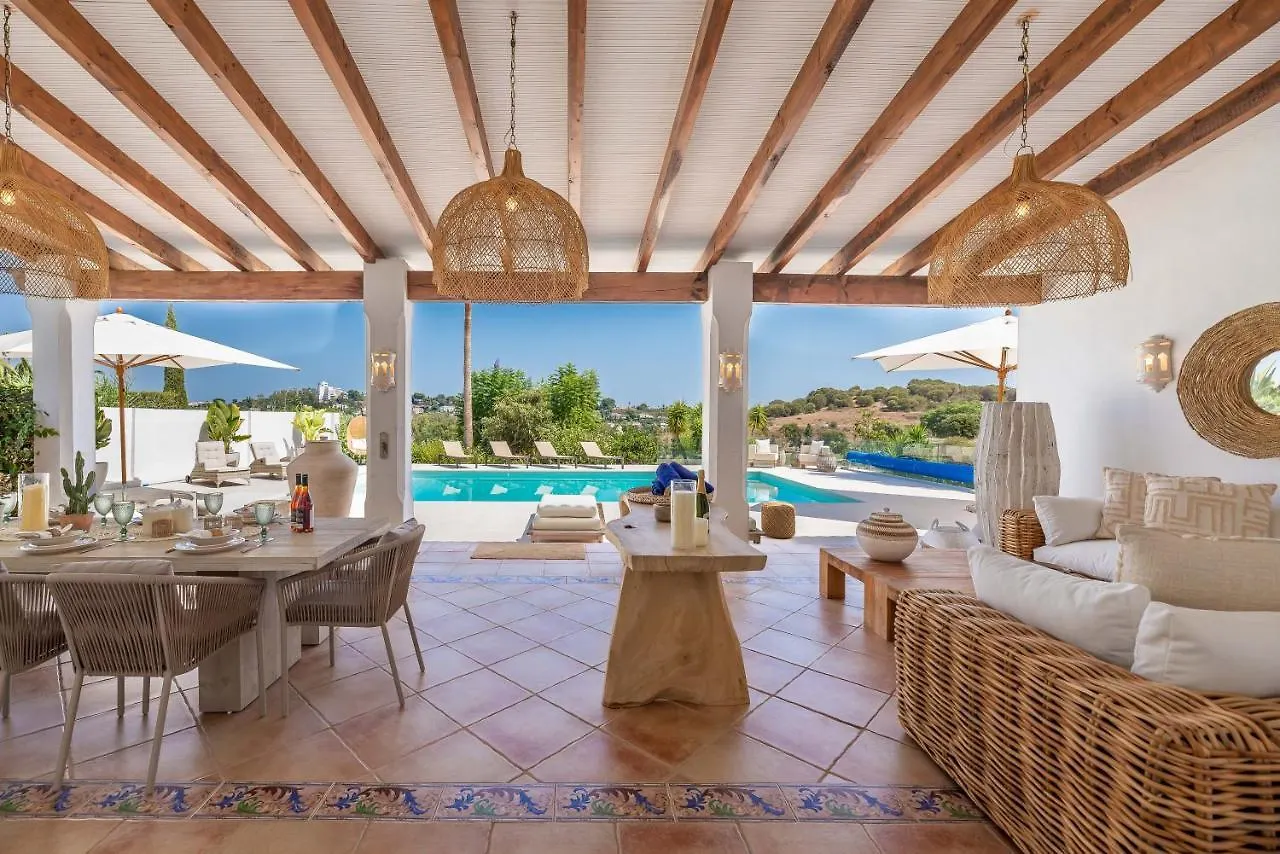 Vacation Marbella I Villa Ballesteros, Near Golf Courses, Private Pool And Gigantic Garden Estepona Spain