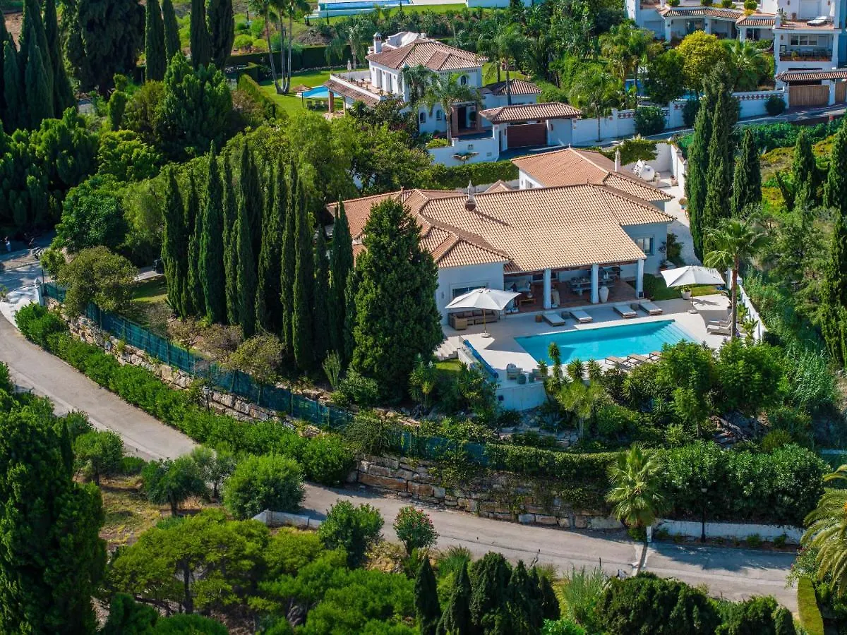 Vacation Marbella I Villa Ballesteros, Near Golf Courses, Private Pool And Gigantic Garden Estepona