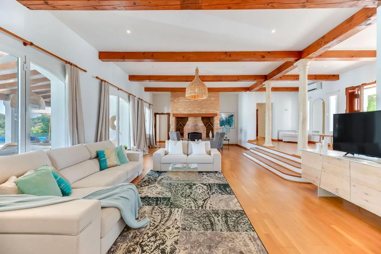 Vacation Marbella I Villa Ballesteros, Near Golf Courses, Private Pool And Gigantic Garden Estepona Spain